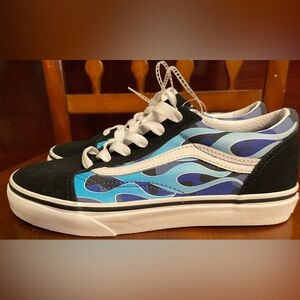 NWOT Vans Old Skool Camo Flame Blue/White/Black sz 4